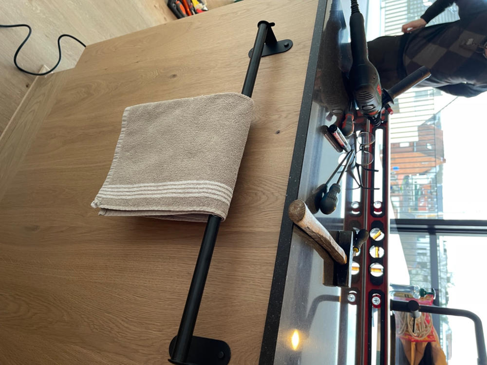 QUVIO Handdoekenrek keuken - 10 haken - 5,5 x 60 x 9,5 cm - Customer Photo From mieke vroman