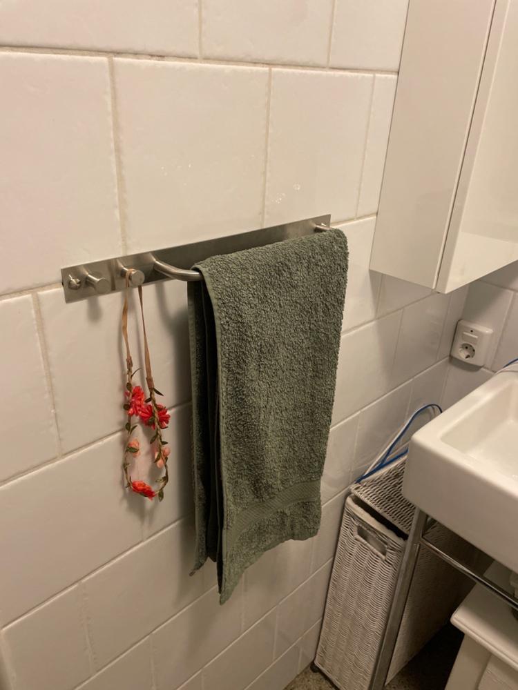 QUVIO Handdoekhouder met haken - RVS - Customer Photo From Anonymous