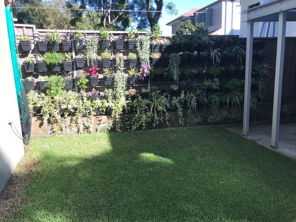 Wallgarden Multi Hang 10 Pot Vertical Garden Wall Kit - Customer Photo From Neil Webster