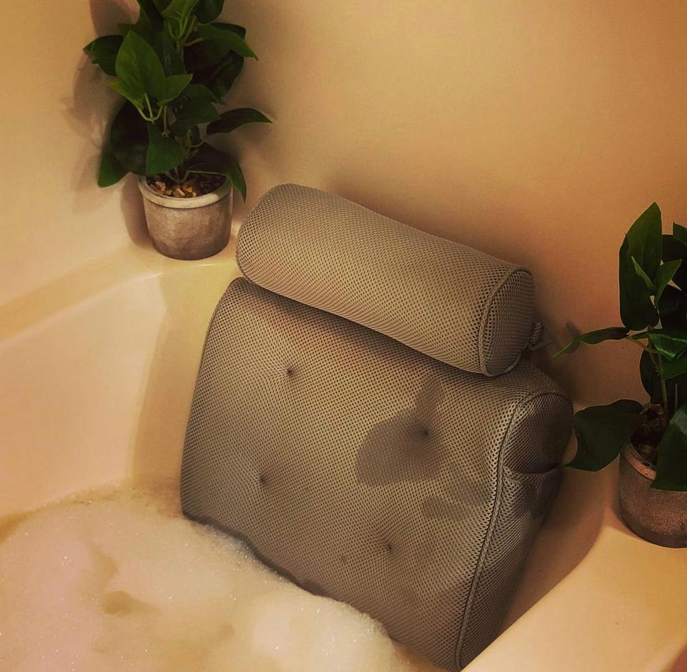 Bathtub Bath Pillow - Customer Photo From Jacquelyn L. Sfaelos