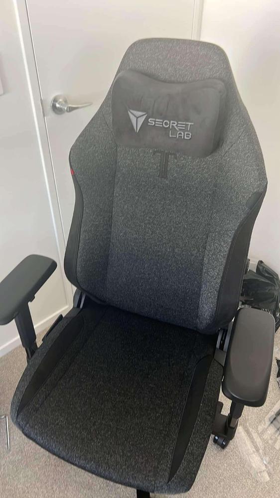 Secretlab TITAN Evo - Regular - SoftWeave® Plus Fabric (0107) - Customer Photo From Alex Song