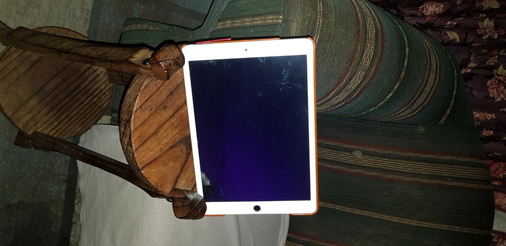 iPad 7 / iPad 8 / iPad 9 (2019/2020/2021) 10.2" Glass & Digitiser Screen Replacement - Customer Photo From Tony Parahi