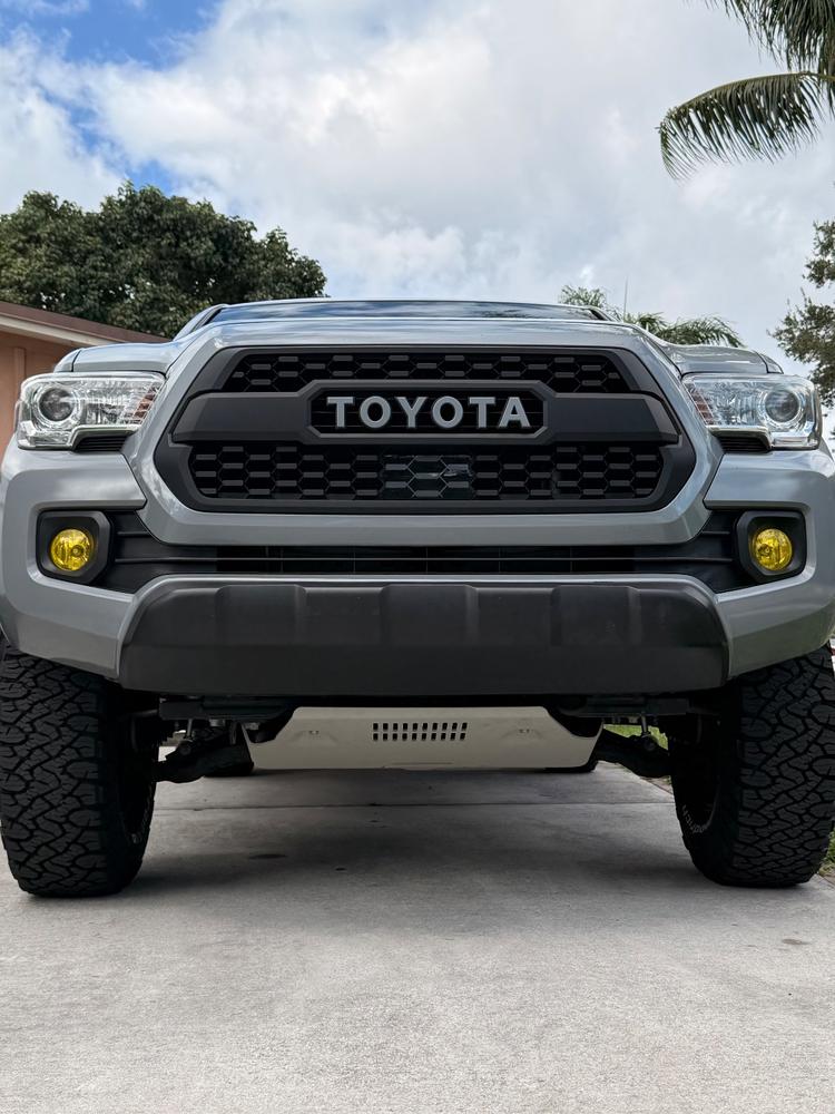 Lamin-X Fog Light Covers For Tacoma (2005-2023) - Customer Photo From Ryan Fink