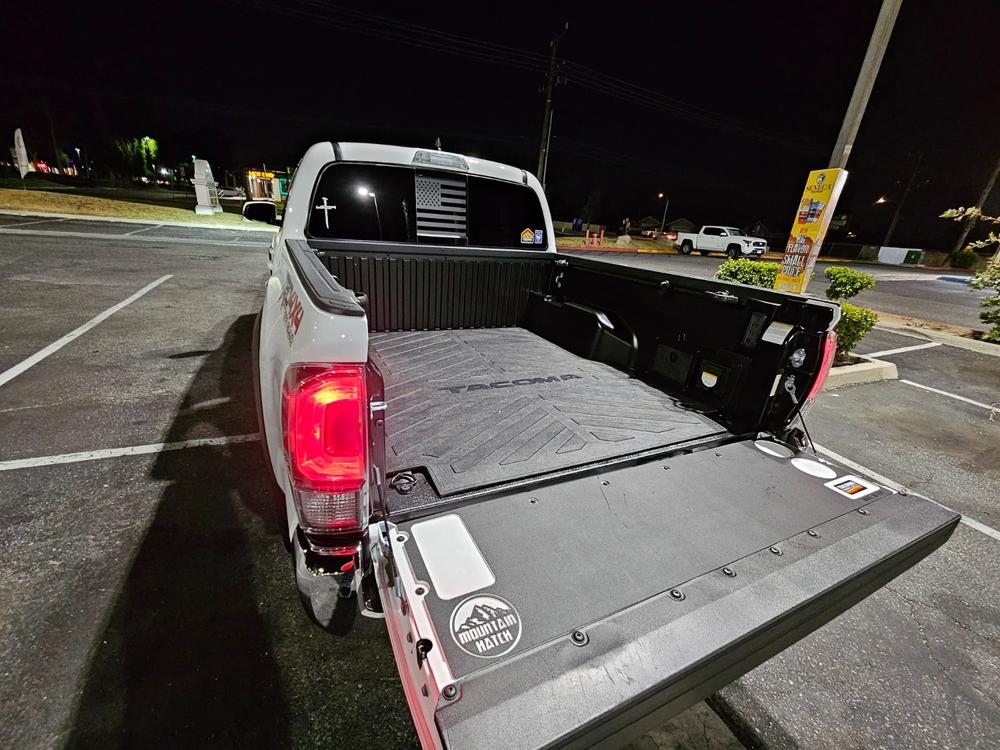 Mountain Hatch Tailgate Cutting Board For Tacoma (2005-2023) - Customer Photo From Nael M.