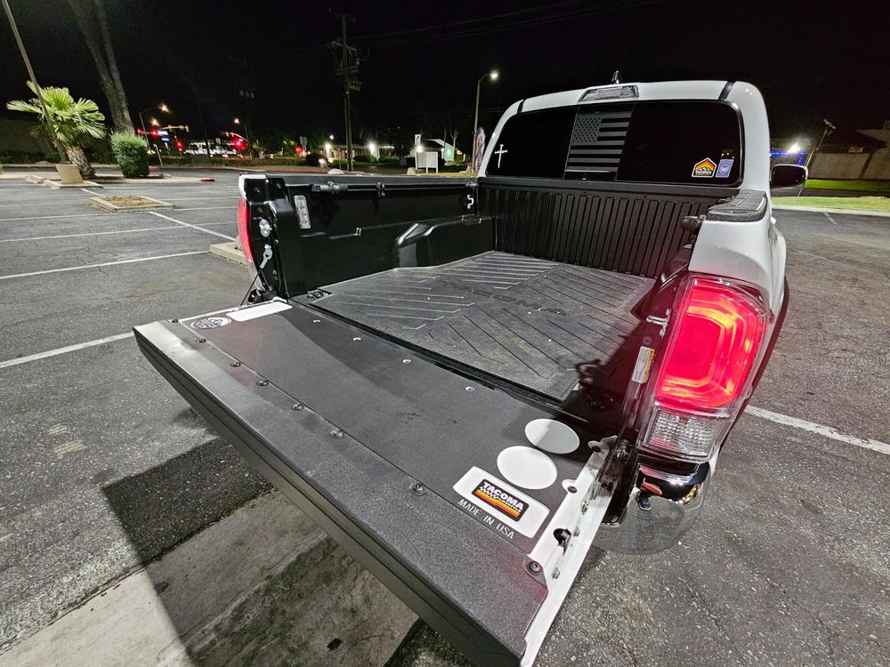 Mountain Hatch Tailgate Cutting Board For Tacoma (2005-2023) - Customer Photo From Nael M.