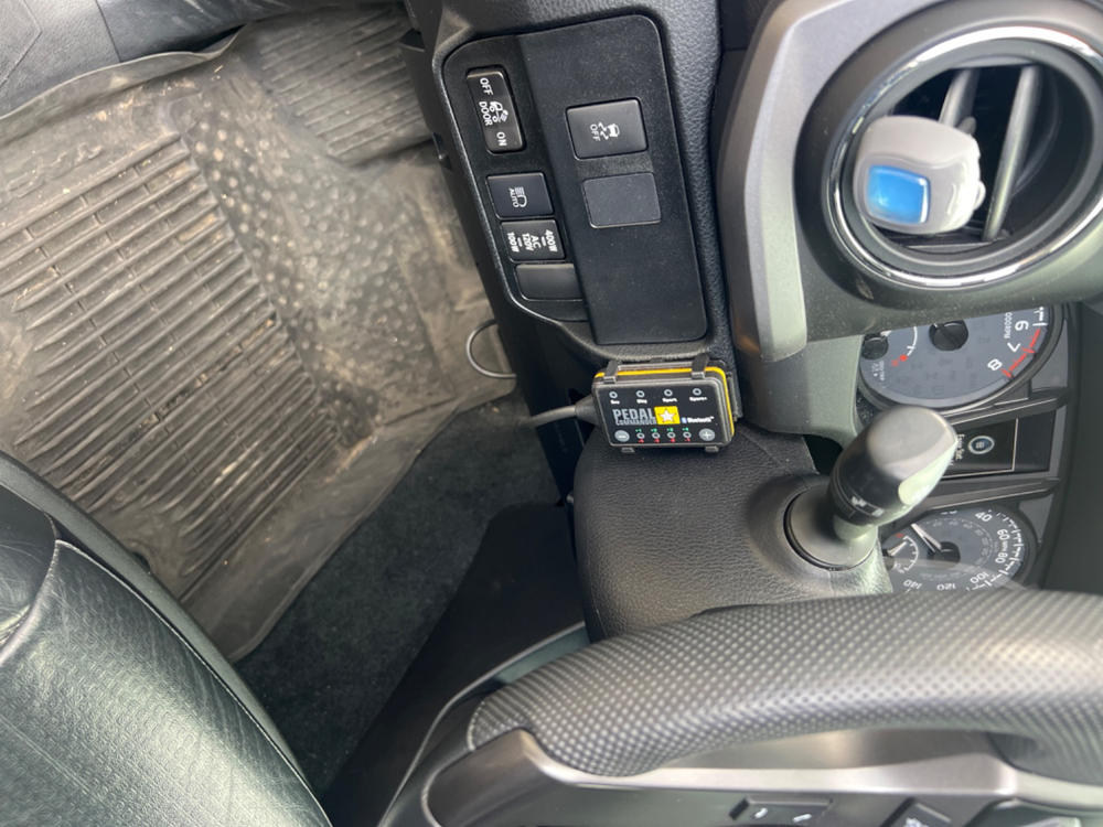 Pedal Commander PC38 For Tacoma  (2005-2023) - Customer Photo From Juan C.