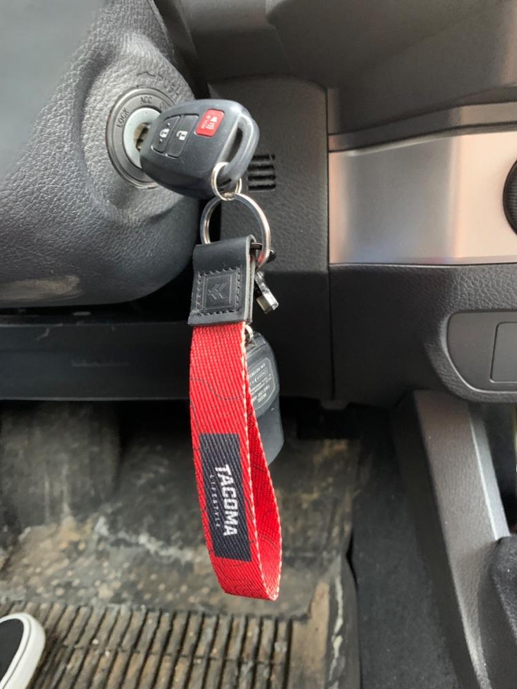 Tacoma Lifestyle x Thread Wrist Lanyard - Customer Photo From Dawn T.