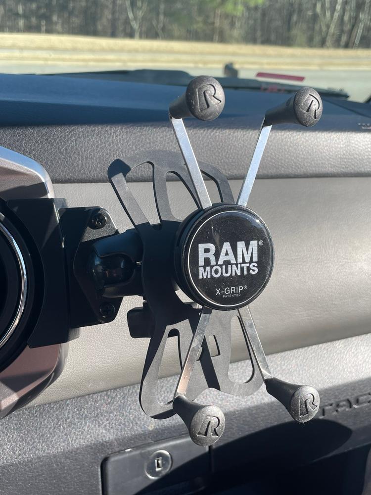 RAM Mounts X-Grip® Large Phone Holder with Ball - Customer Photo From Martin H.