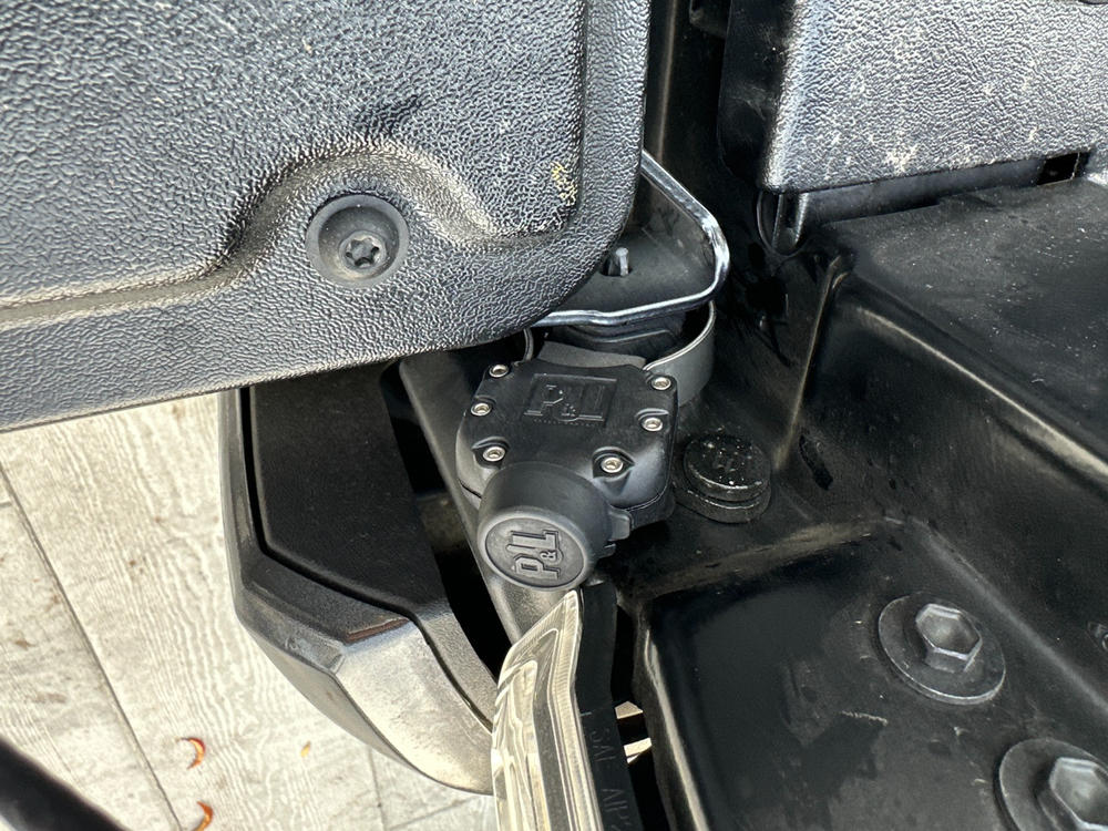 Pop & Lock Tailgate Defender For Tacoma (1996-2023) - Customer Photo From Emanuel C.