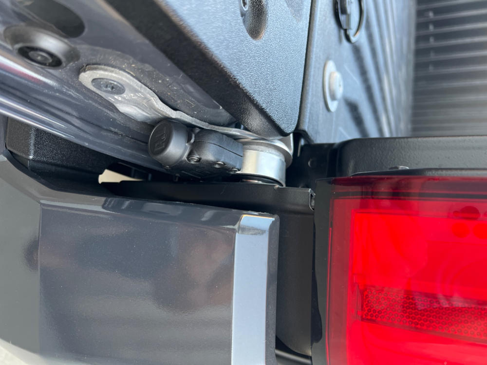 Pop & Lock Tailgate Defender For Tacoma (1996-2024) - Customer Photo From Richard M.