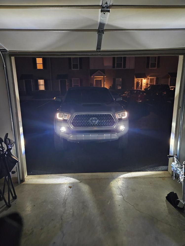 AlphaRex Universal Toyota Dual Color LED Projector Fog Lights (2010-2023) - Customer Photo From Dustin C.