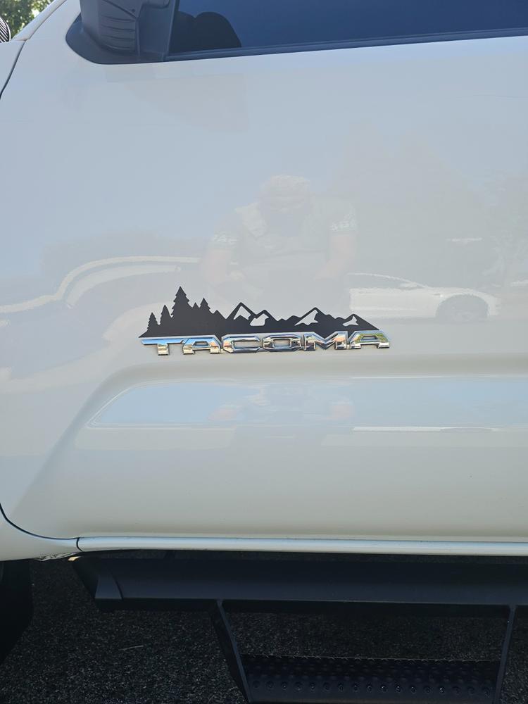 Tacoma Lifestyle Mountain Range Decal - Customer Photo From Víctor Vega