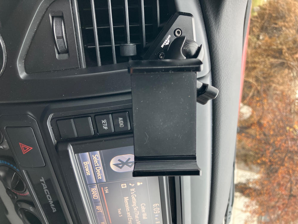 Offroam Phone Mount For Tacoma (2012-2015) - Customer Photo From Dante Dettamanti