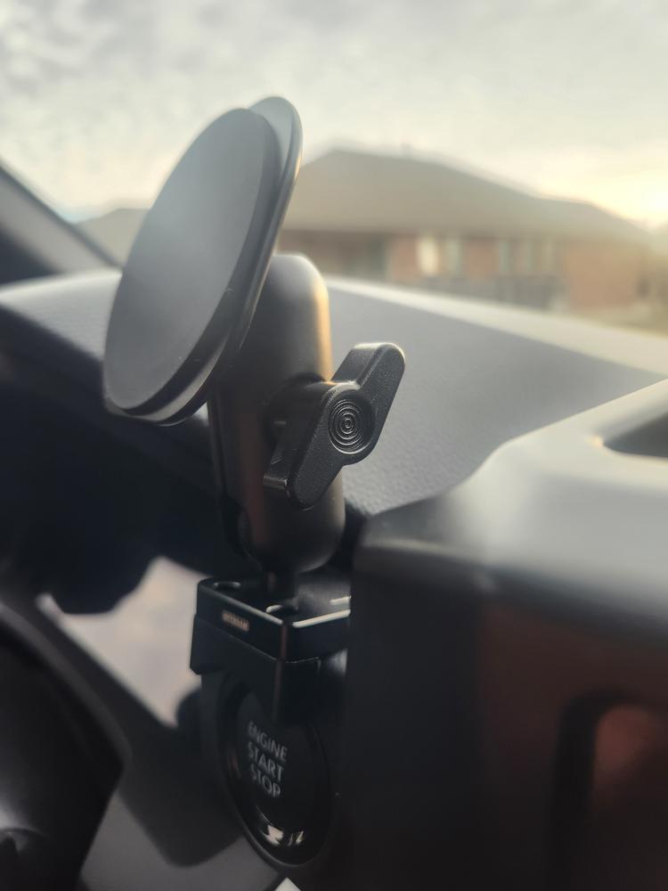 Offroam Phone Mount For Tacoma (2024-Current) - Customer Photo From Gilbert Perez