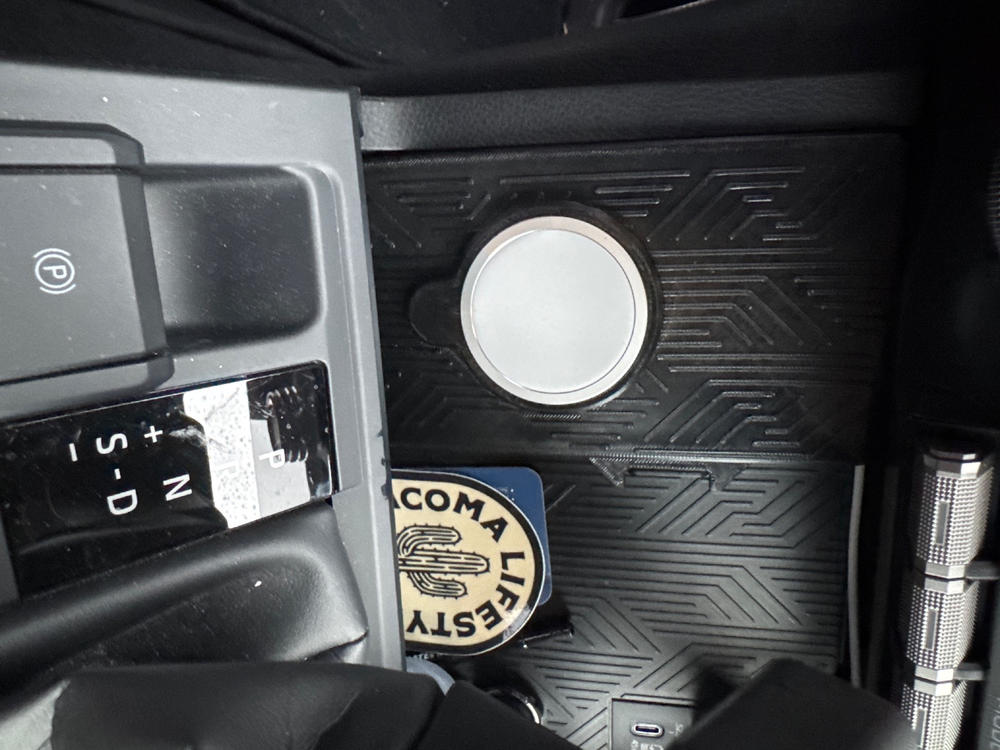 Tacoma Lifestyle Magsafe Charger Mount For Tacoma (2024-Current) - Customer Photo From Taher Abderrazzaq