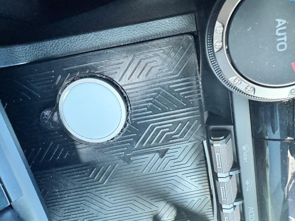 Tacoma Lifestyle Magsafe Charger Mount For Tacoma (2024-Current) - Customer Photo From Luis Reyes