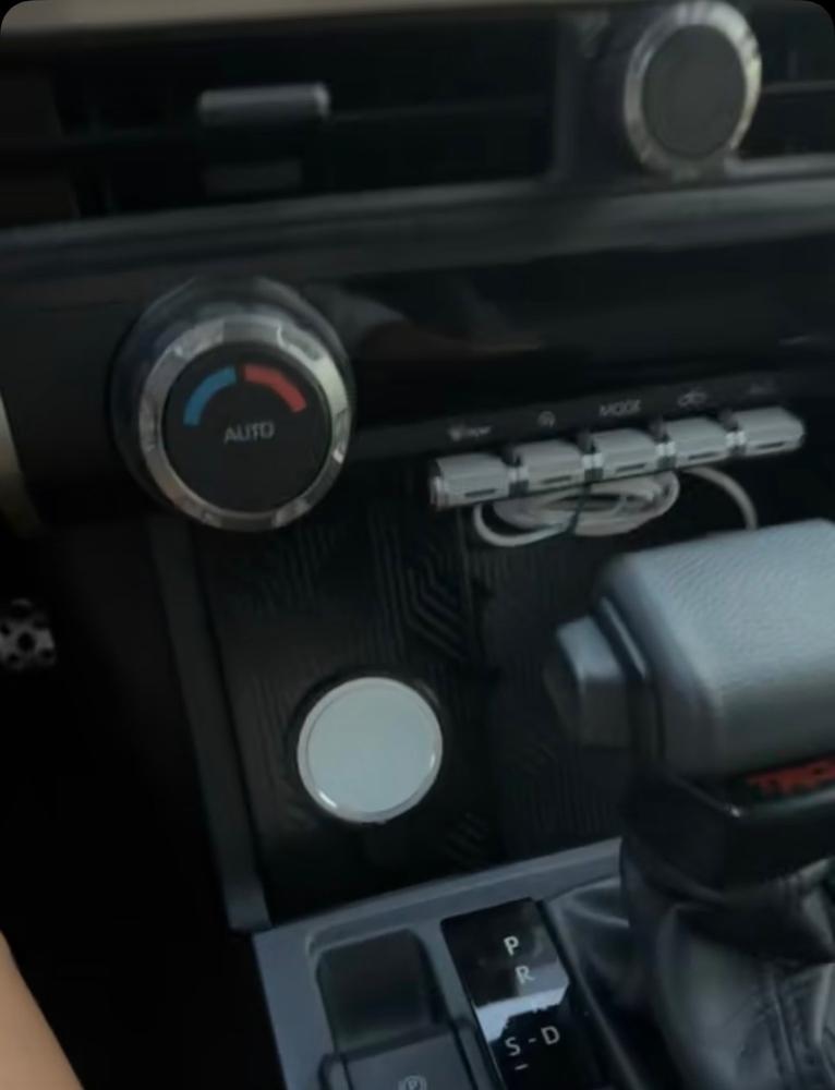 Tacoma Lifestyle Magsafe Charger Mount For Tacoma (2024-Current) - Customer Photo From Nevaeh Ruiz