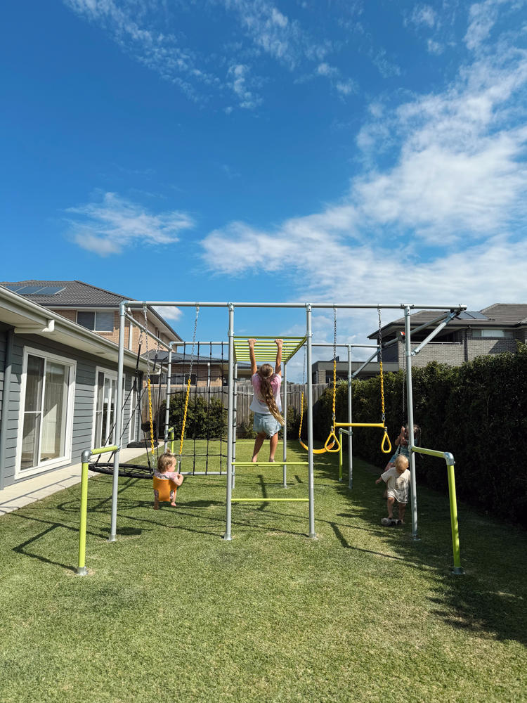 The Gorilla Plus - Funky Monkey Bars & Swing Frames