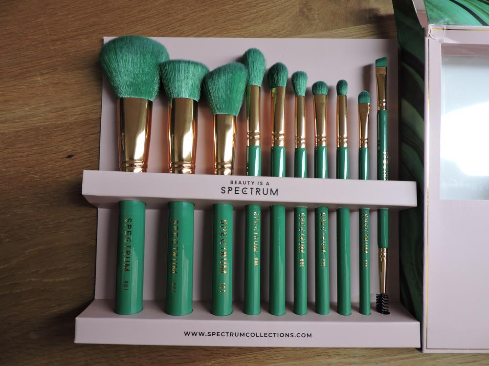 10 Piece Malachite Makeup Brush Set - Customer Photo From Elisa Tirabassi