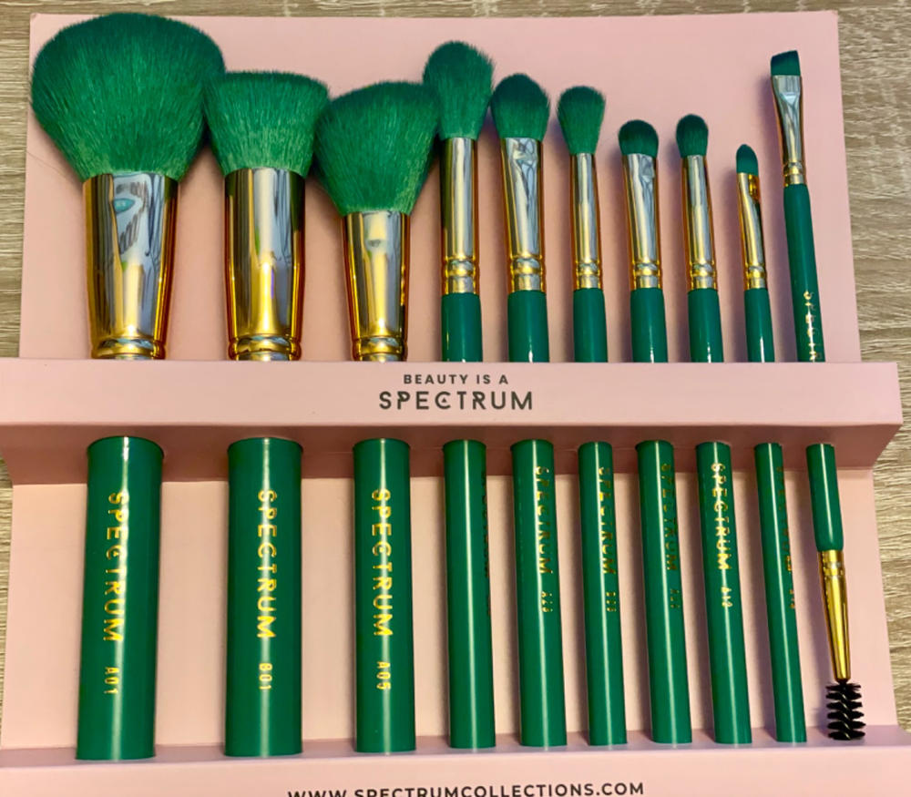 10 Piece Malachite Makeup Brush Set - Customer Photo From Aracelli Campas Iman 