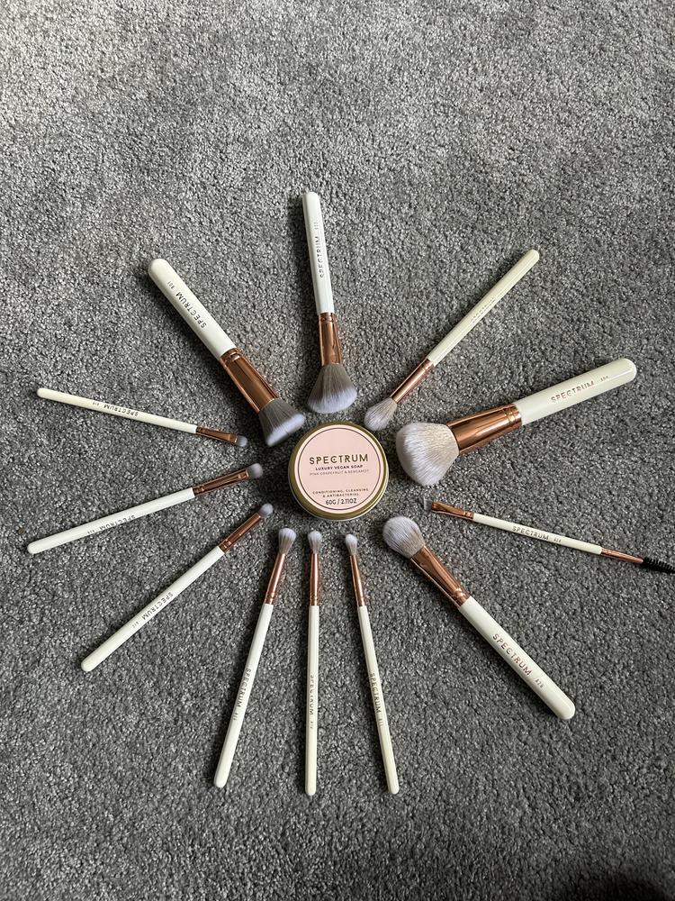 White Marbleous 12 Piece Makeup Brush Set - Customer Photo From T Royle