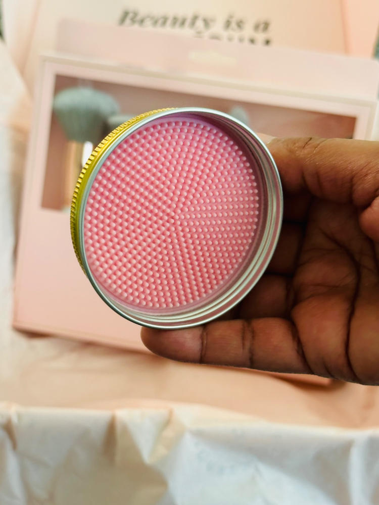 Bergamot and Pink Grapefruit Vegan Makeup Brush Soap - Customer Photo From Firdaus Gaudet
