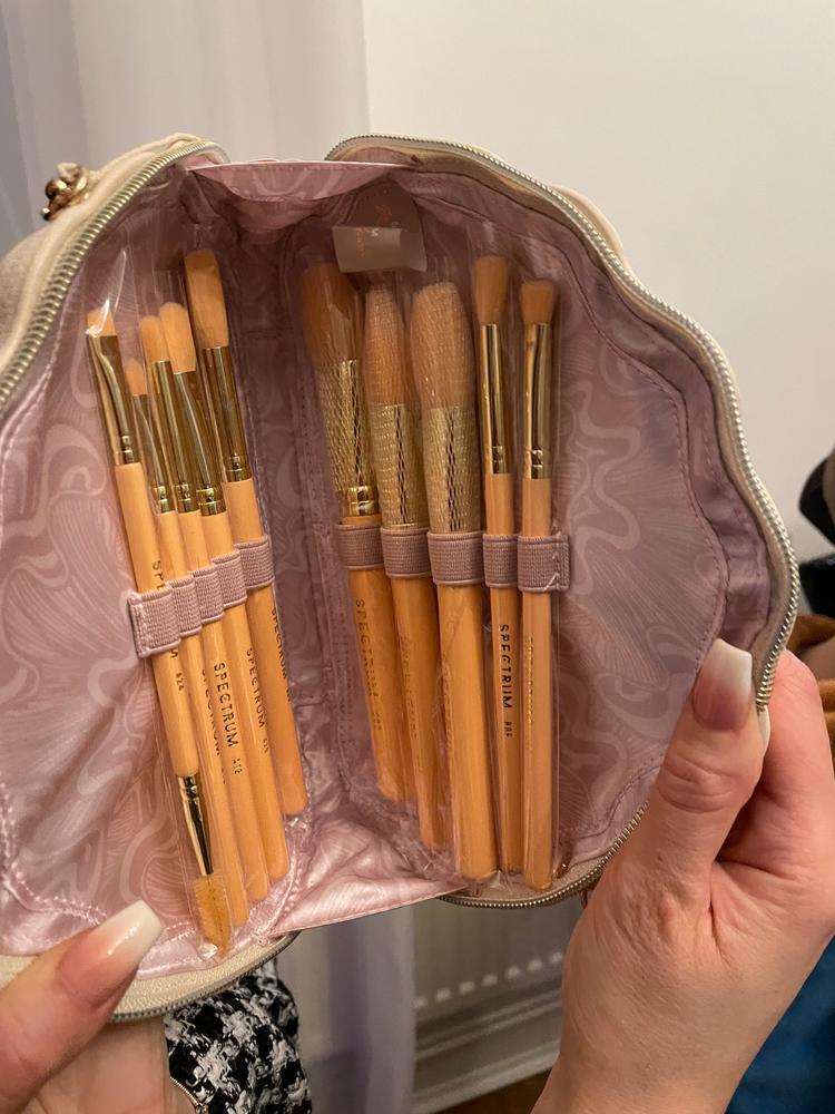 Glam Clam 10 Piece Makeup Brush Set in Bag - Customer Photo From Elisa T.