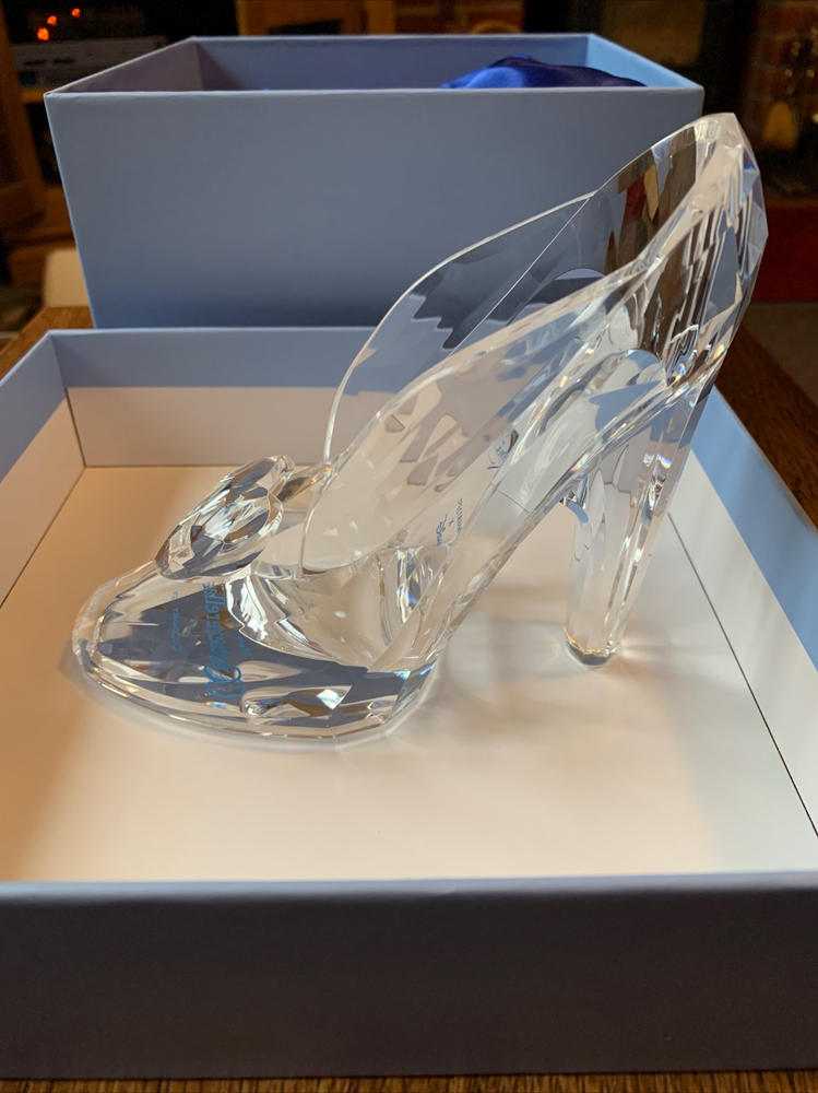 Cinderella Glass Slipper Brush Storage - Customer Photo From Hannah O’Brien