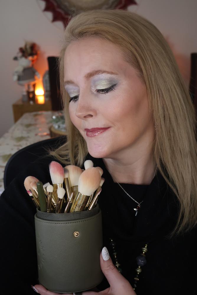 Katie Jane Hughes 25 Piece Makeup Brush Set - Customer Photo From Hannah