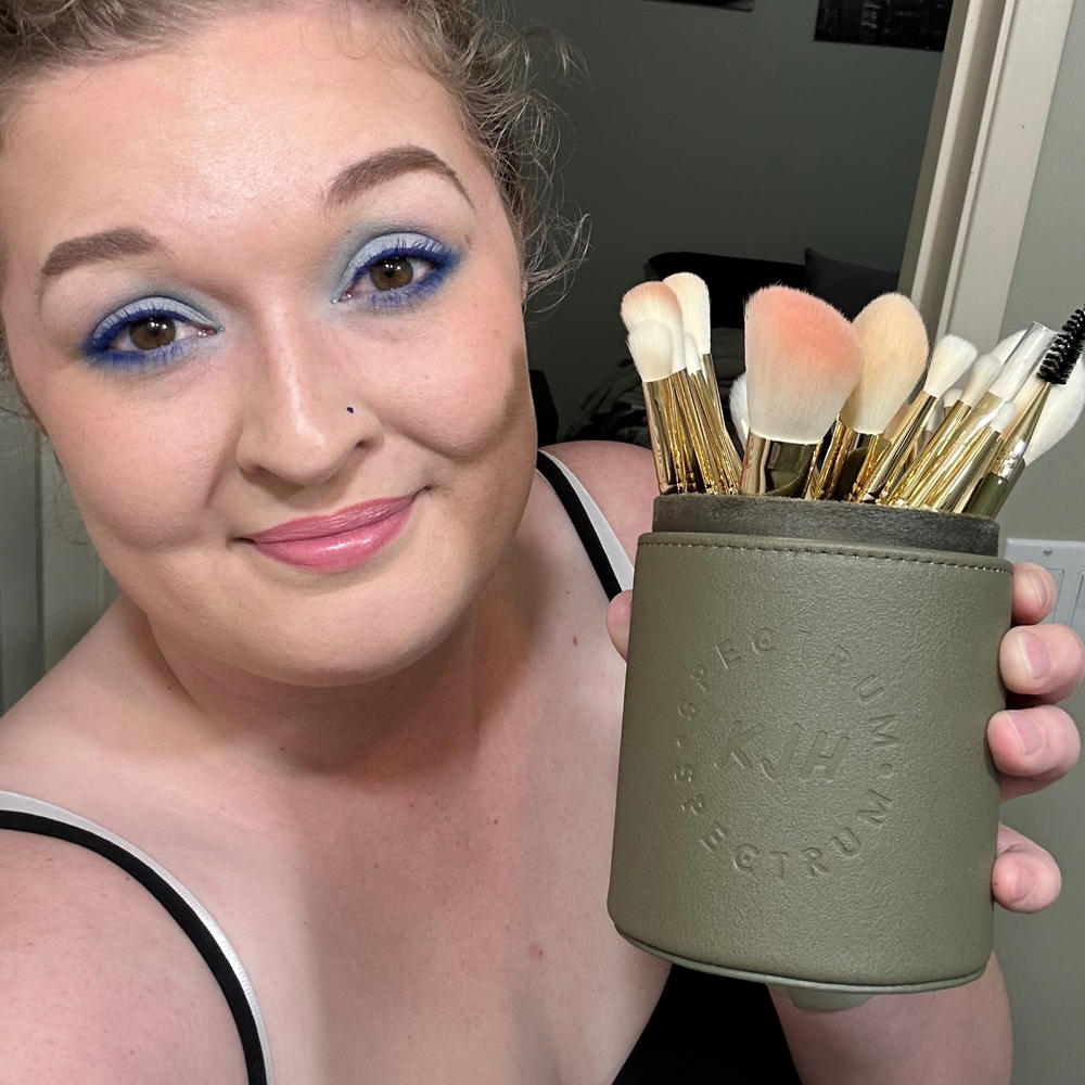 Katie Jane Hughes 25 Piece Makeup Brush Set - Customer Photo From Kelsey Hare
