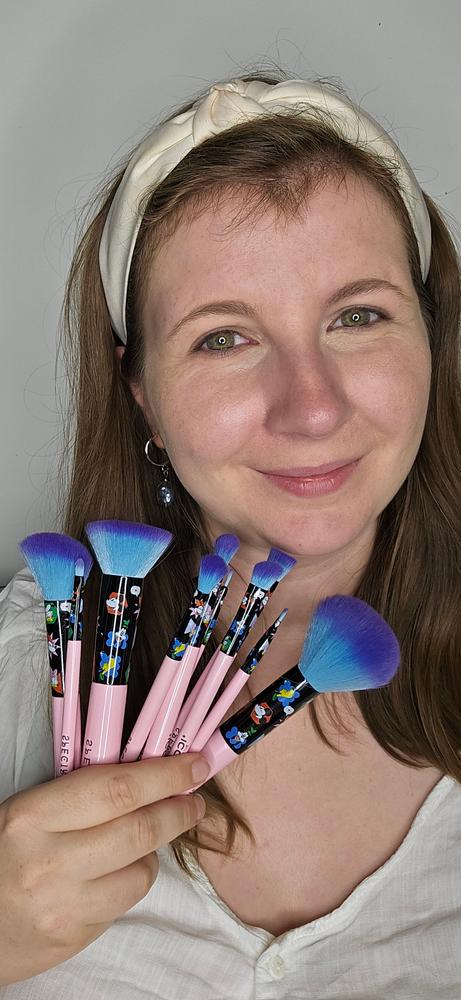 Mickey Mouse Iconic 10 Piece Essential Makeup Brush Set - Customer Photo From Julia