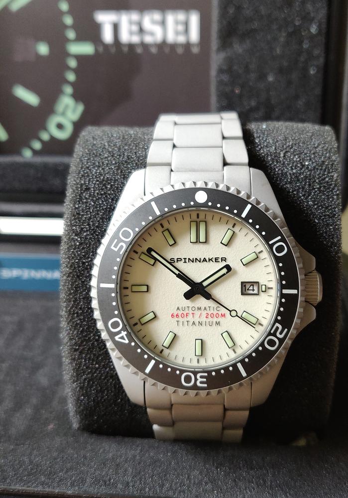 STEALTH BLACK – Spinnaker Watches