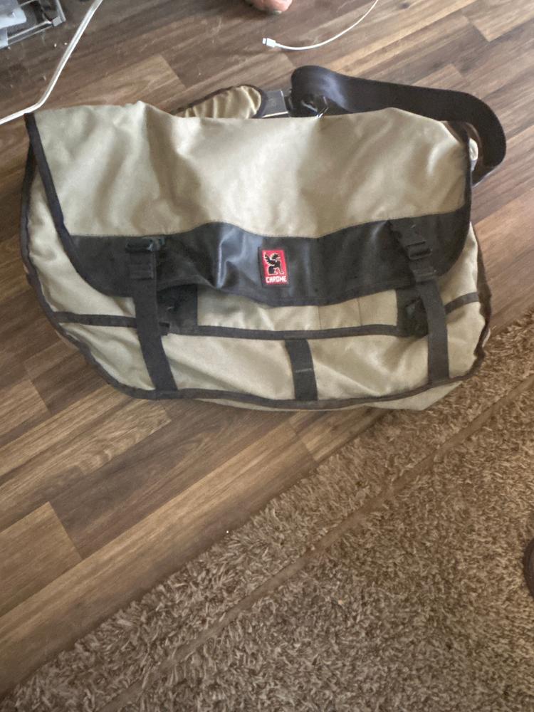 Chrome Metropolis Messenger Bag (discontinued) - Customer Photo From Tina