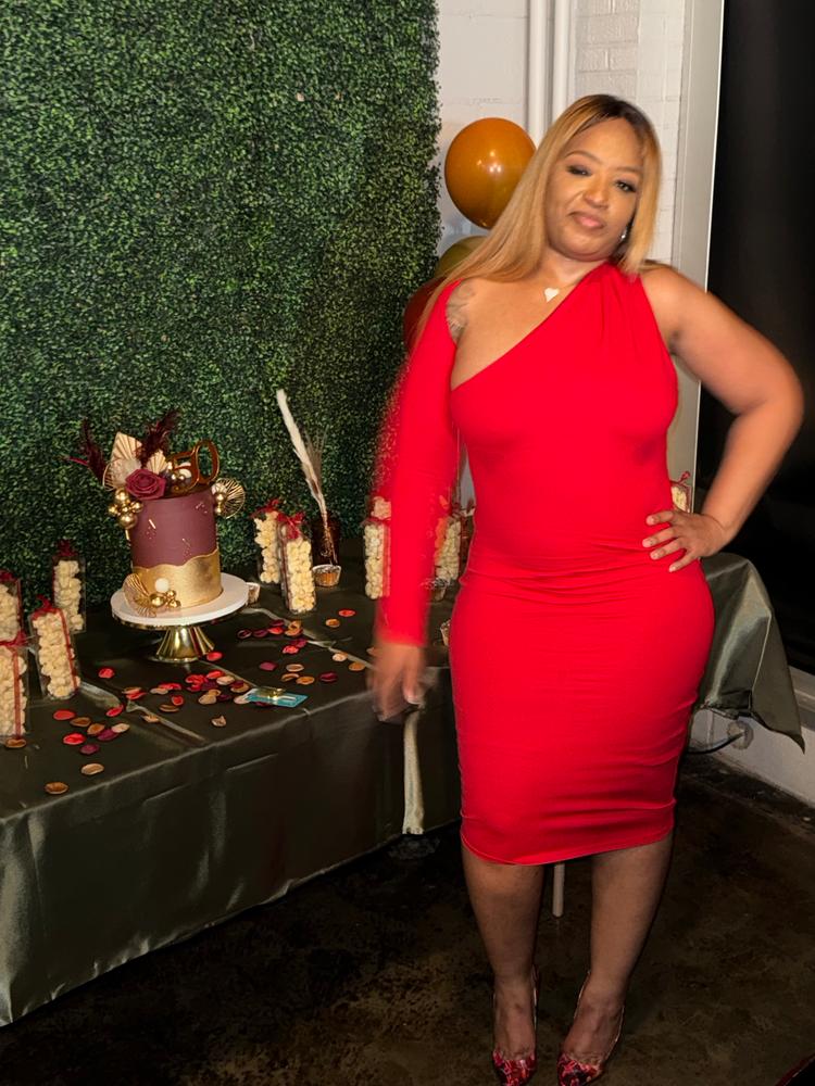 Dasha Modern Midi Dress (Red) - Customer Photo From 🦋MsKisa🦋