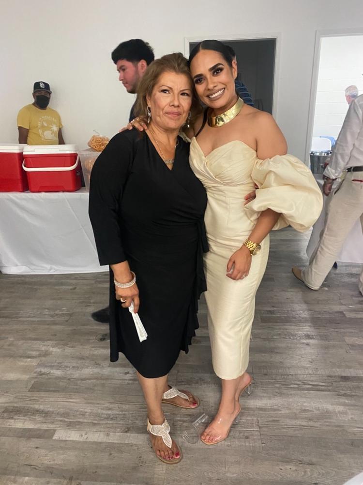 Lily Necklace (Gold) - Customer Photo From Deyanira Rodriguez