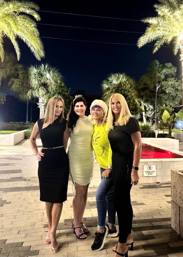 April Modern Cutout Midi Dress (Black) - Customer Photo From MERI WEYMER