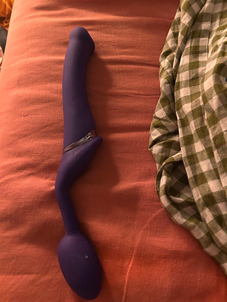 Strap-on Vibrador Mando a Distancia 3 Motores - Morado - Foto Cliente De Jay