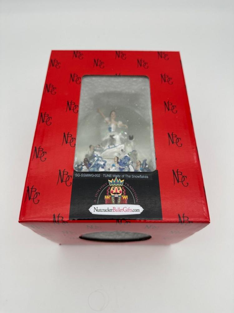 Musical Snow Scene Snow Globe