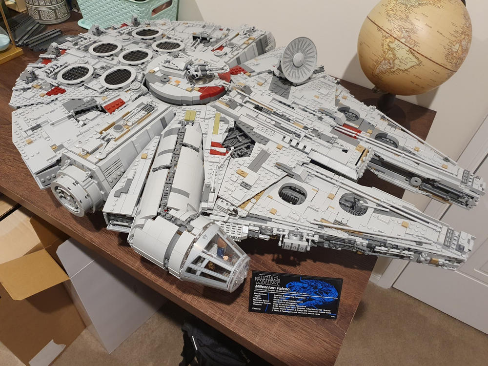 LEGO® 75192 Star Wars™ Millennium Falcon™ - Customer Photo From Daniel Szwed