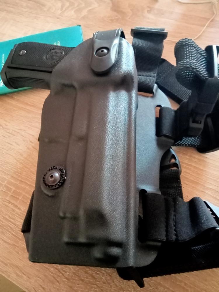 Holster de cuisse tactique pour pistolet avec lampe de poche ou laser VEGA  HOSLTER - EMD