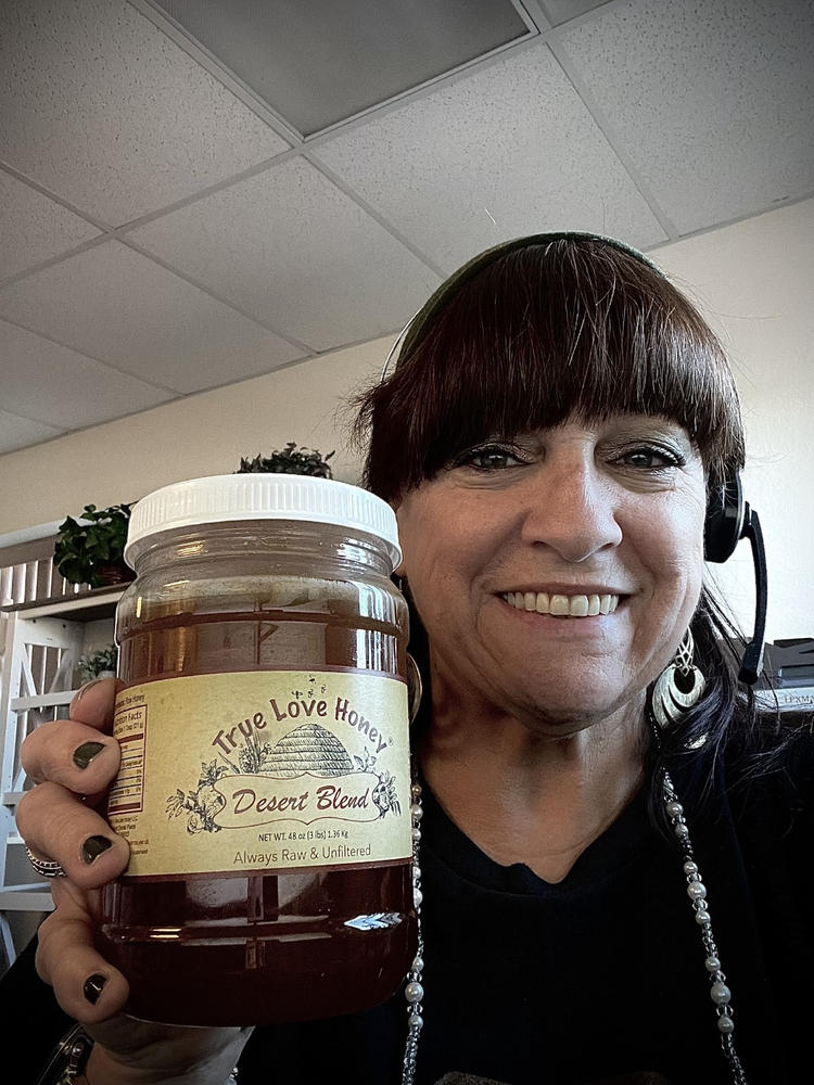 Raw Arizona Wildflower Honey with FREE SHIPPING in the USA - Customer Photo From Beverly Paschen