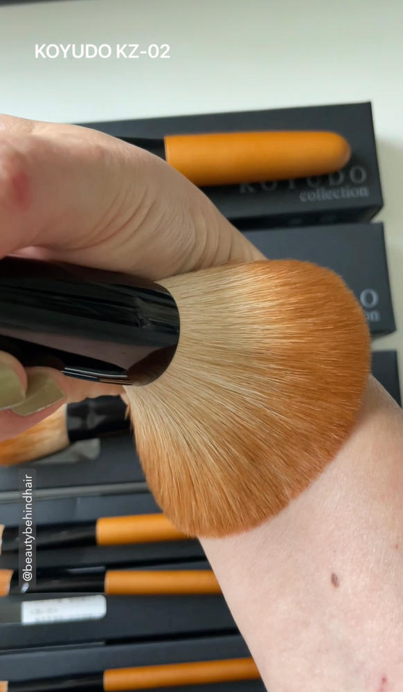 【Powderさま】専用！！ Powder Brush – Truyubeauty
