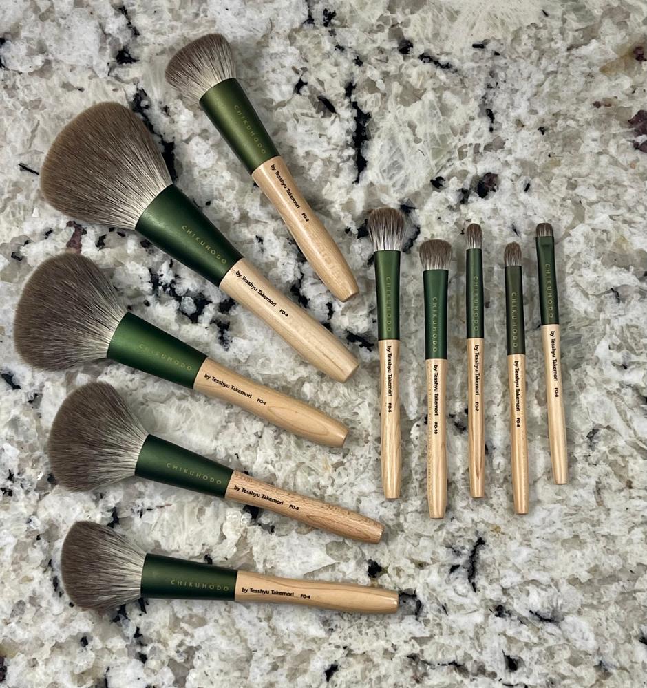 Chikuhodo FO-10 Eyeshadow, FO Series - Fude Beauty