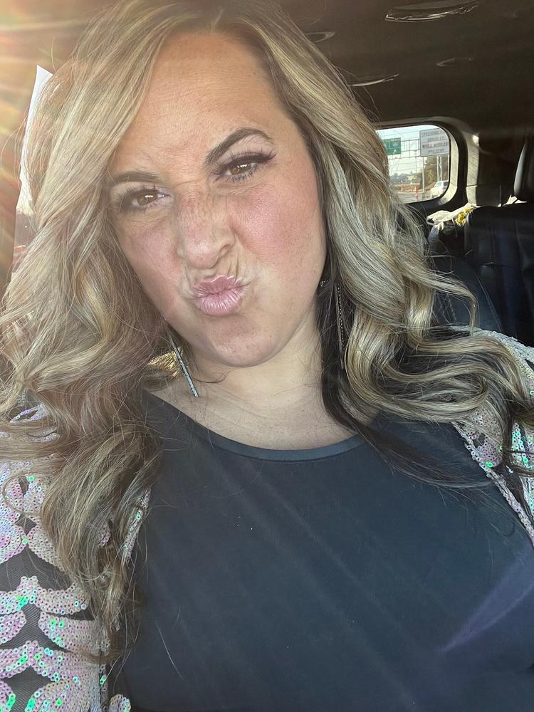 Beachwaver® S1 Dual Voltage White Rotating Curling Iron - Customer Photo From Madison Kinter