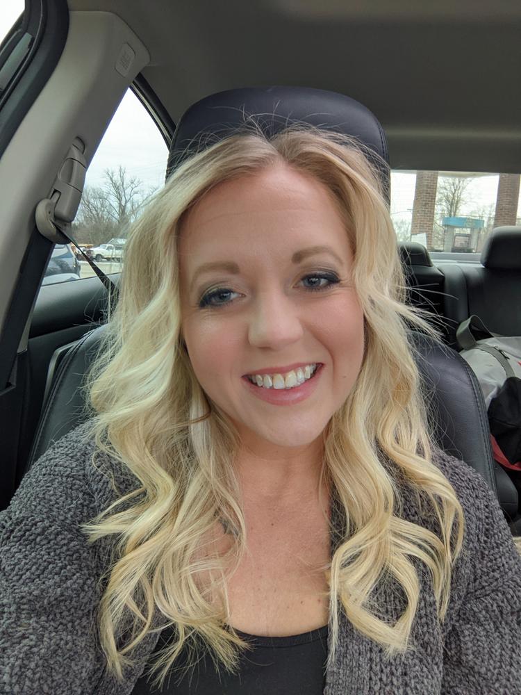 Beachwaver® S1 Dual Voltage White Rotating Curling Iron - Customer Photo From Stephanie