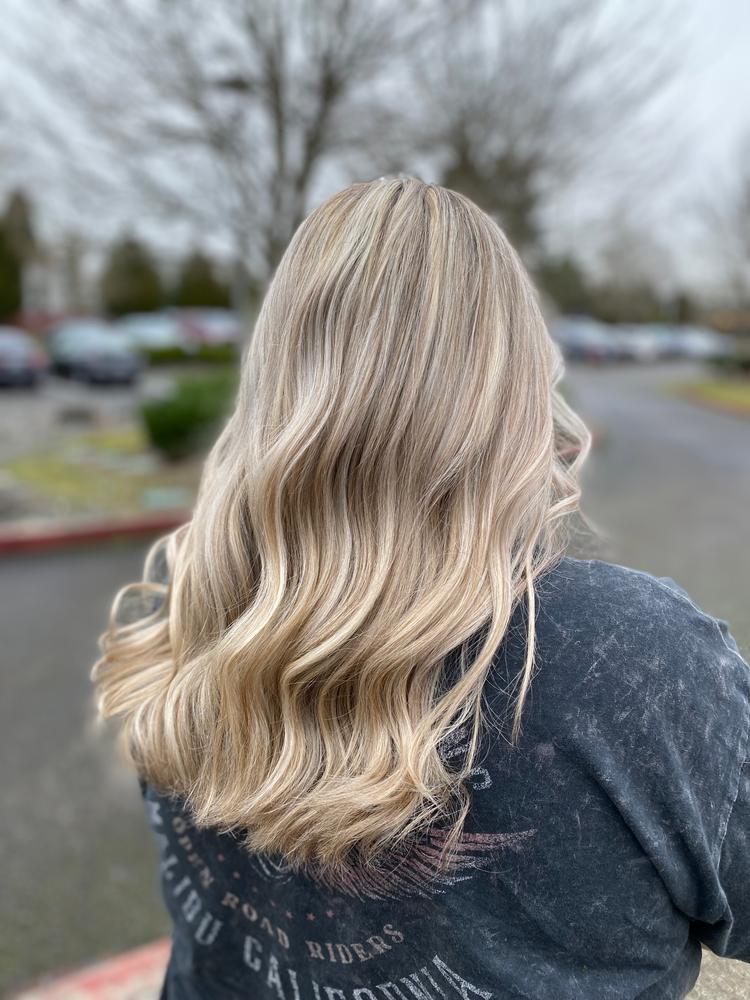 Beachwaver® S1.25 Dual Voltage White Rotating Curling Iron - Customer Photo From Tori