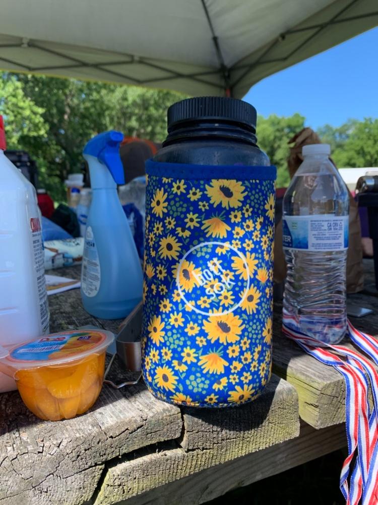 BotlSok - Yellow Daisies - Customer Photo From Melissa Helman