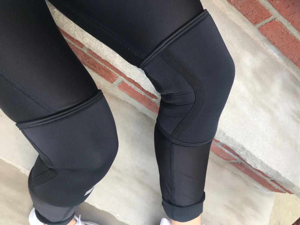 5MM Knee Sleeves - BLACK - Customer Photo From Erika Lombardi