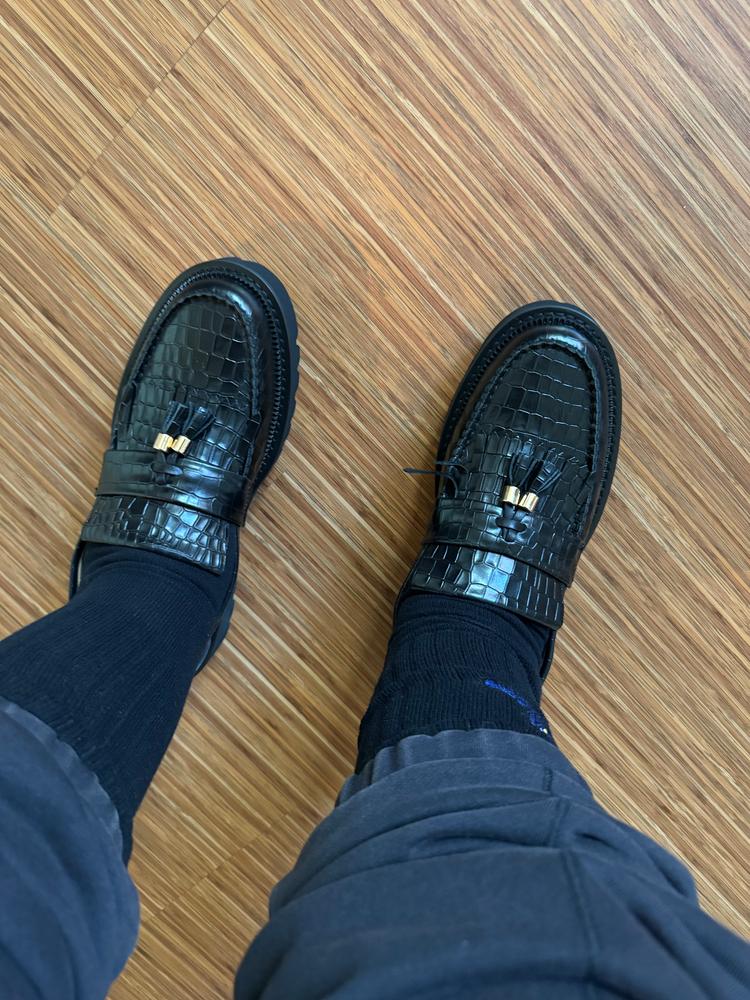 Journey Black Croc Leather Lug Tassel Loafer display picture 1
