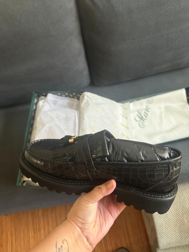 Journey Black Croc Leather Lug Tassel Loafer display picture 2